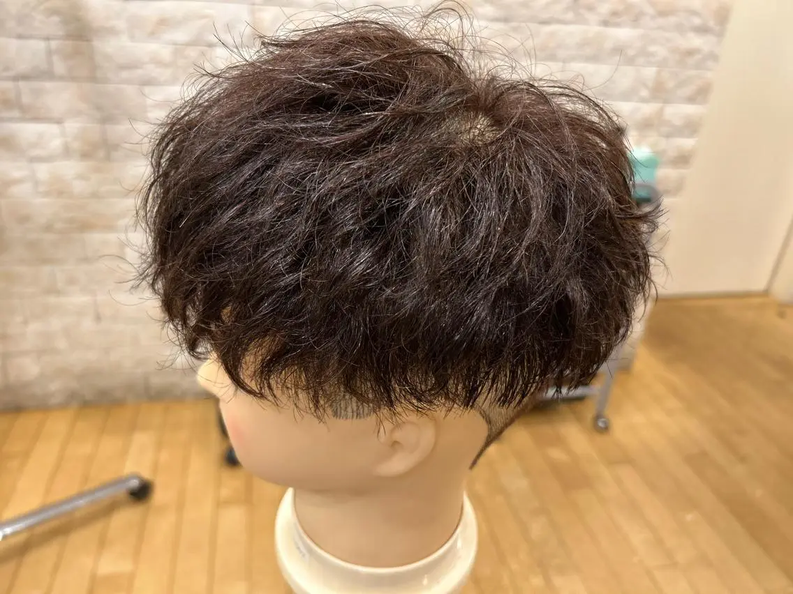 ショート パーマ メンズ フェードカット メンズパーマ スパイラルパーマ 💈メンズカット特化 カズマ 💈のヘアスタイル