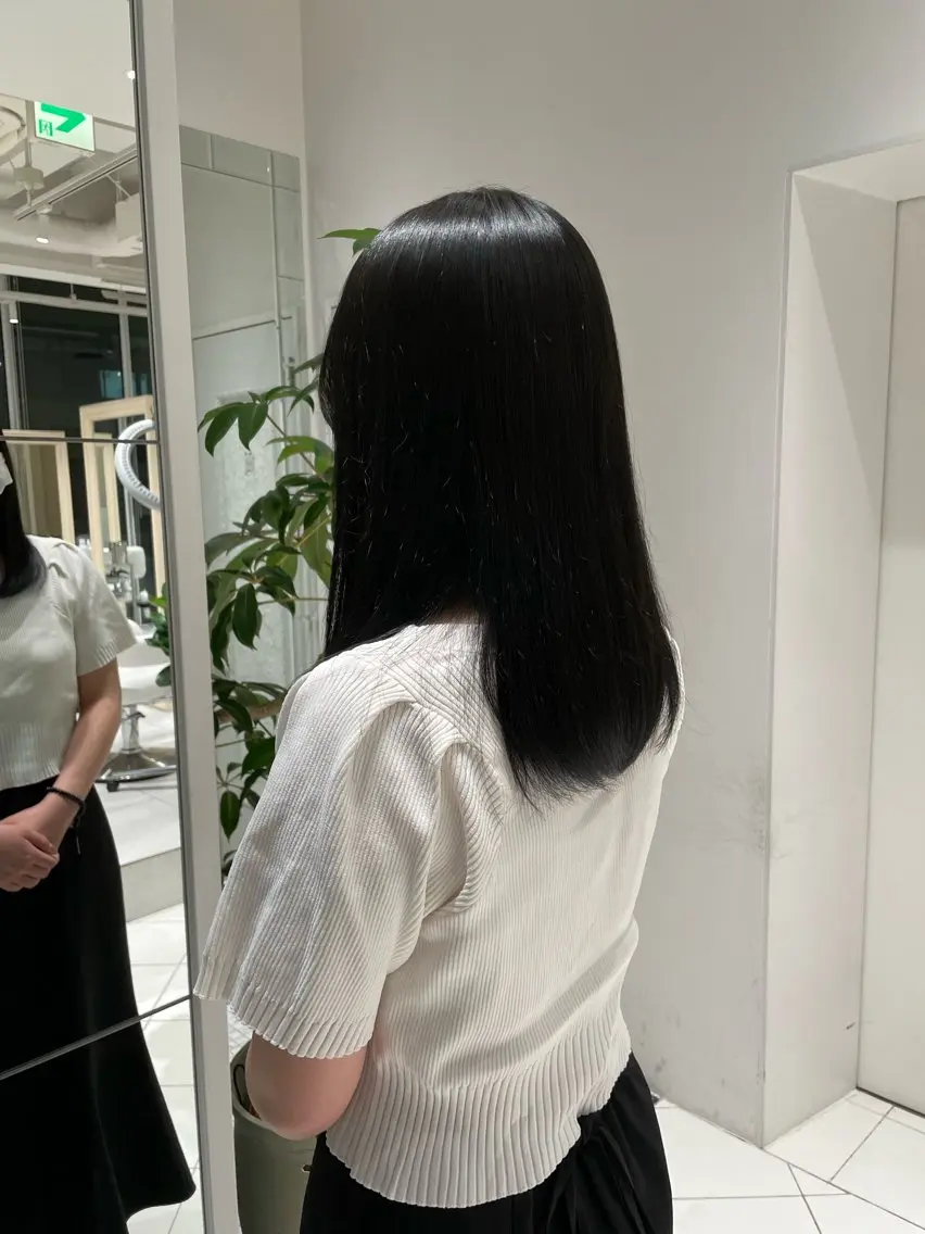 ロング カラー ヘアカラー 大畑 茉那のヘアスタイル