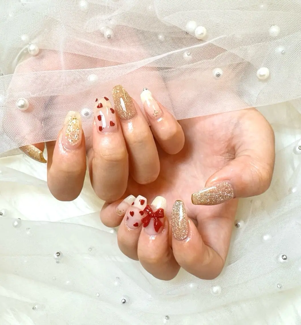 ネイル 長さ出し キラキラネイル ワンホンネイル ハンドネイル Queeens nailのネイルデザイン