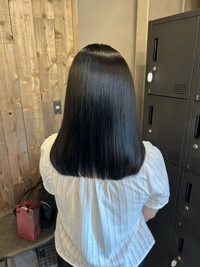 セミロング 酸性ストレート カット ヘアカラー パーマ 縮毛矯正 トリートメント 艶髪/髪質改善 yukaのヘアスタイル