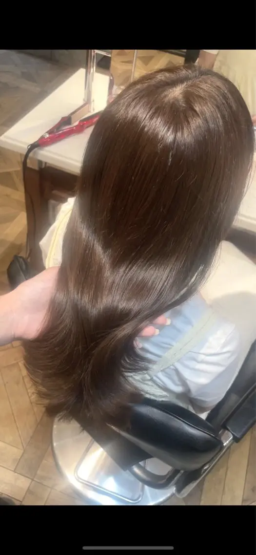 ミディアム カラー ベージュカラー ブリーチ ブラウンカラー ブラウンベージュ ブリーチなしカラー カット ヘアカラー トリートメント ご新規様限定 透明感カラーKANAのヘアスタイル