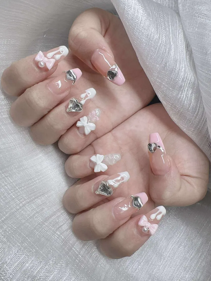 ネイル 長さ出し グラデーション 卒業式 キラキラネイル マグネットネイル ハンドネイル Lee Nailsのネイルデザイン