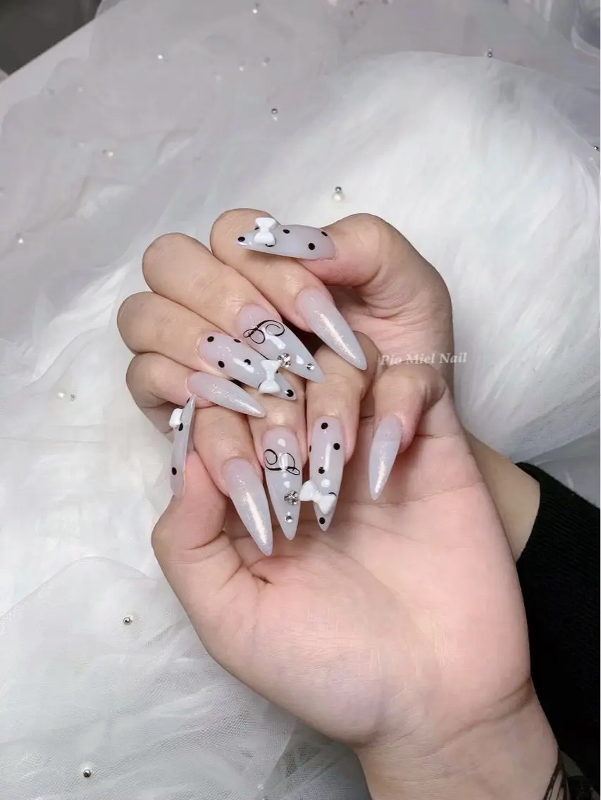 ネイル ハンドネイル HANA 長さだしのネイルデザイン