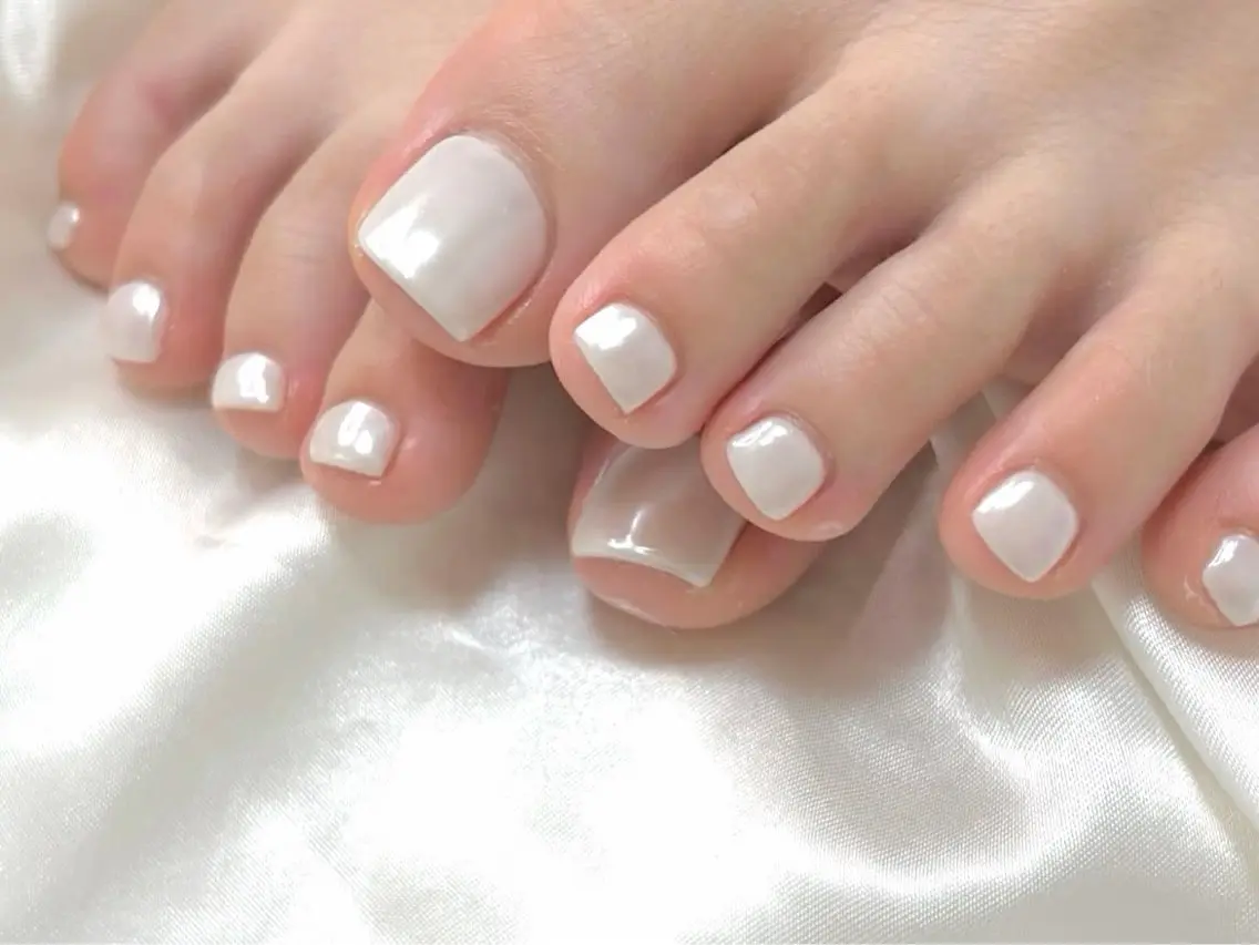 【★8月限定価格★フットバス付★】Foot◆ホワイトミラーネイルの写真