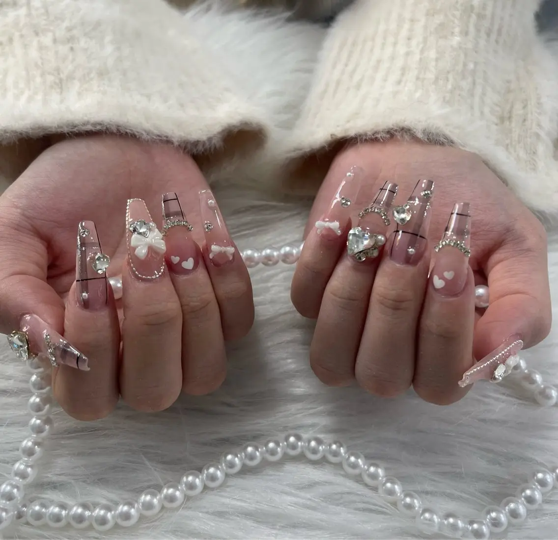 ネイル オーロラネイル クリアネイル 成人式 フラッシュネイル ジェルネイル ハンドネイル Amee Nail Salonのネイルデザイン