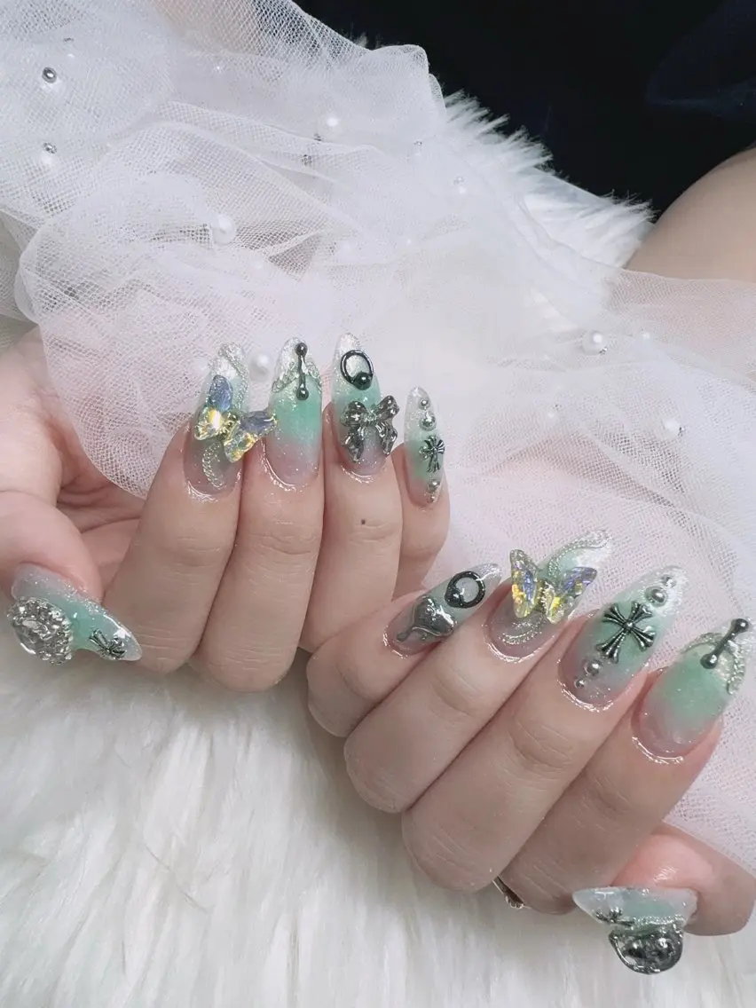 ネイル ハンドネイル ＆ME アンドミーのネイルデザイン