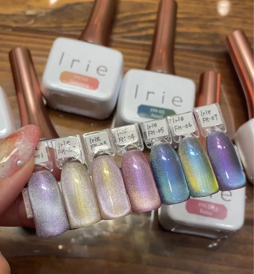 ハンドジェル💅大人気‼️マグネットワンカラー(オフ+550円)の写真