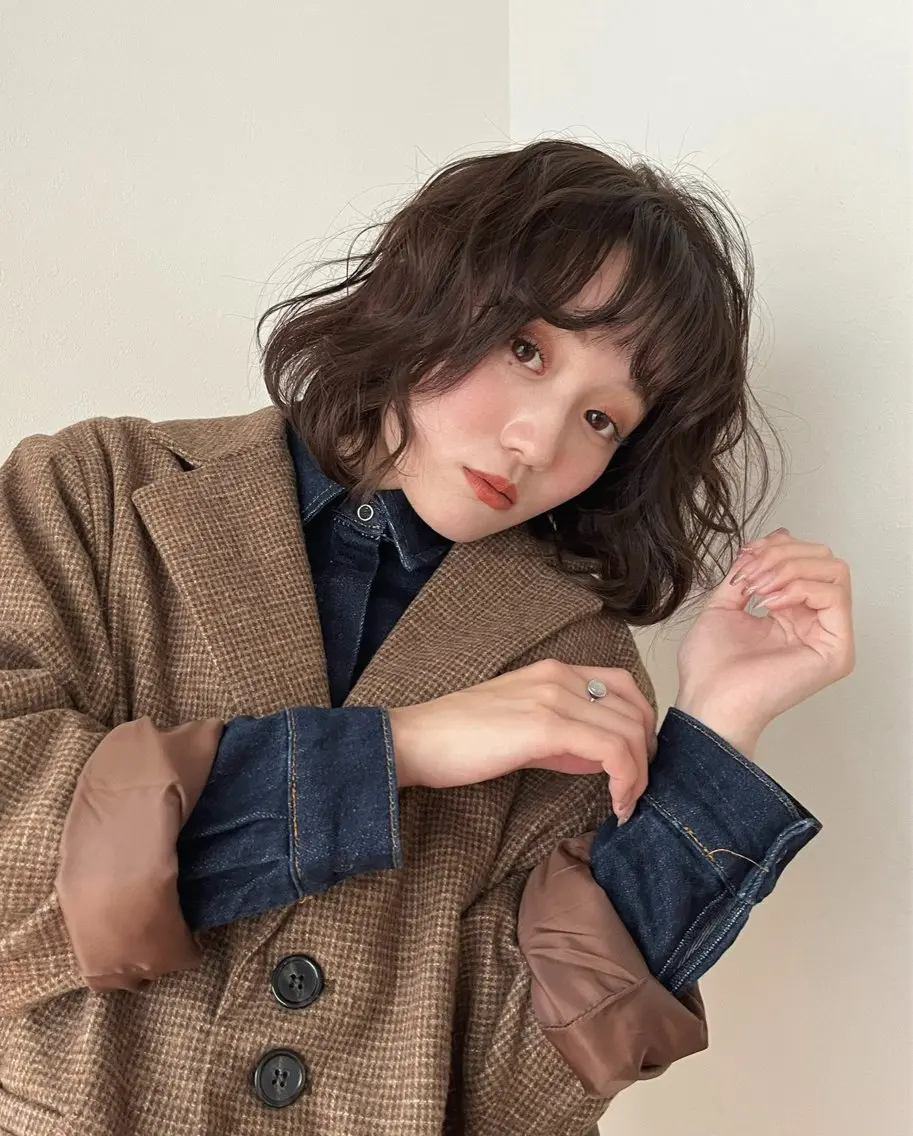 ミディアム ボブ カット ヘアカラー トリートメント 義本 風佳のヘアスタイル