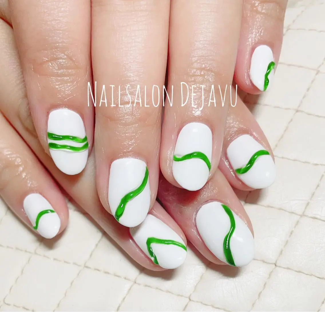 ネイル アートネイル グリーン 持ち込み ワンカラーネイル Nail salon Dejavu 🌿のネイルデザイン