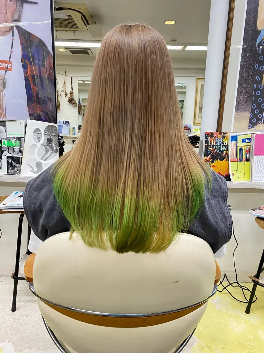 ロング カット ヘアカラー Moca 〰️のヘアスタイル