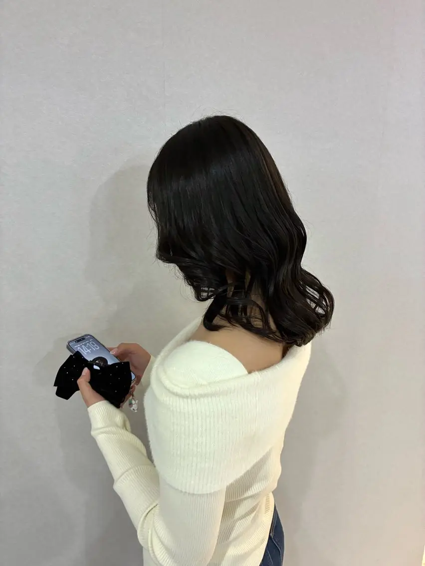 ミディアム カラー 透明感カラー グレージュ ハナダ メイのヘアスタイル