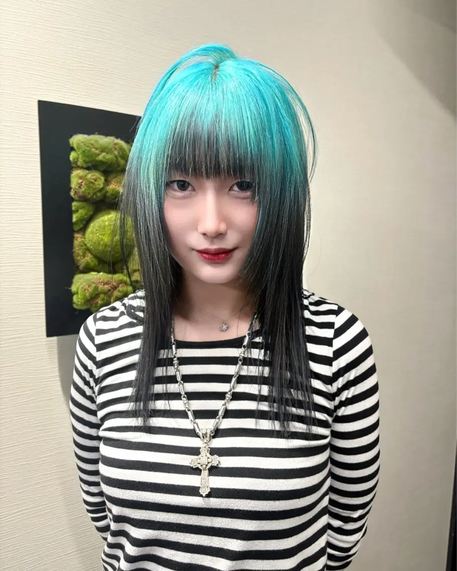 ミディアム カラー カット ヘアカラー トリートメント jyui/原宿 ハイトーン/デザインのヘアスタイル