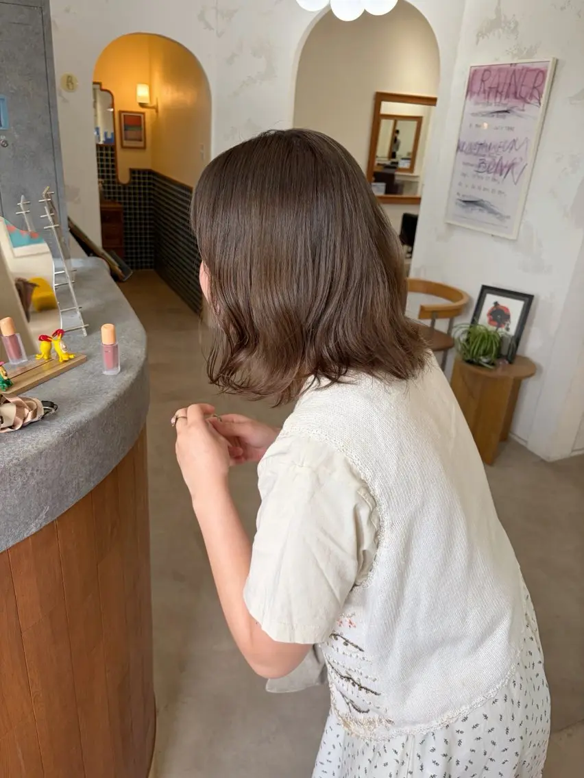 ミディアム カラー ベージュカラー 透明感カラー オリーブベージュ ヘアカラー はやし ちののヘアスタイル