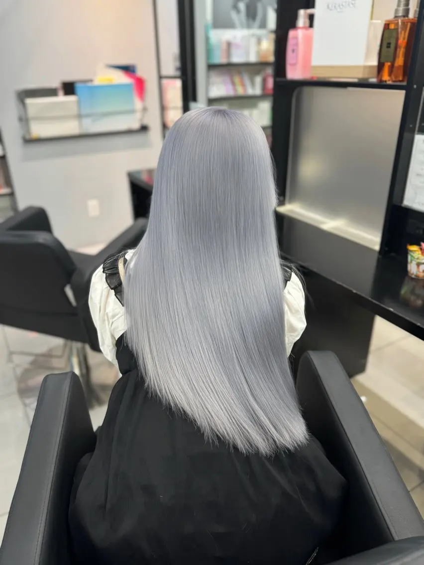 ロング カラー 🎀 ブリーチ NANAMI🎀のヘアスタイル