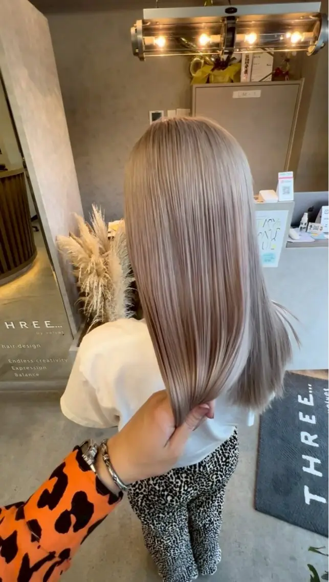 ロング カラー ヘアカラー トリートメント three_ ナオキのヘアスタイル