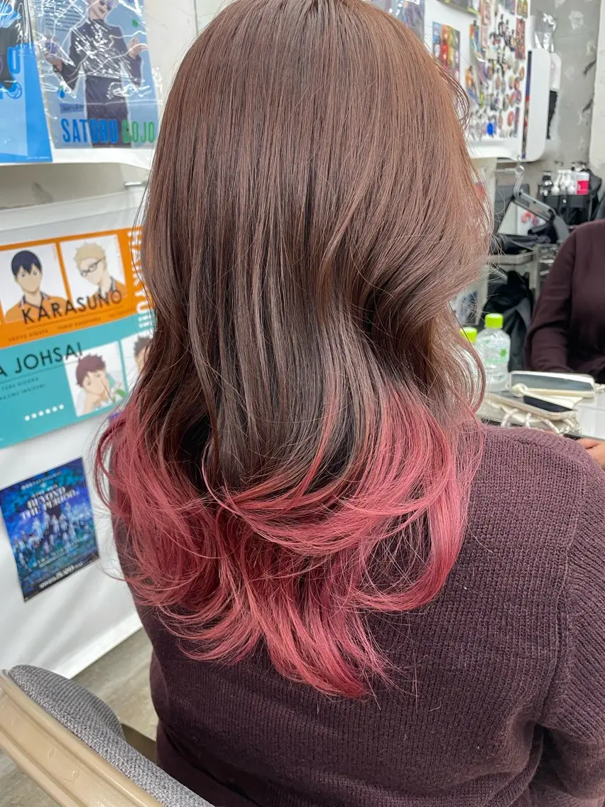 ミディアム カラー ヘアカラー インナーカラー 推し ブリーチ 髪質改善のヘアスタイル