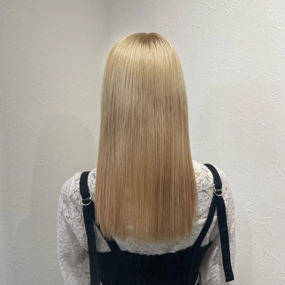 セミロング カラー shiho .のヘアスタイル