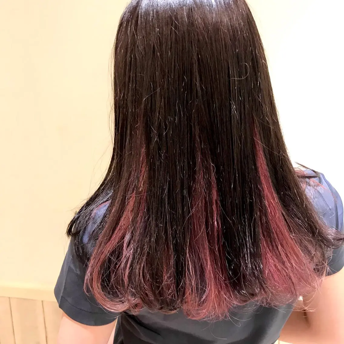 セミロング スナコザワ レナのヘアスタイル
