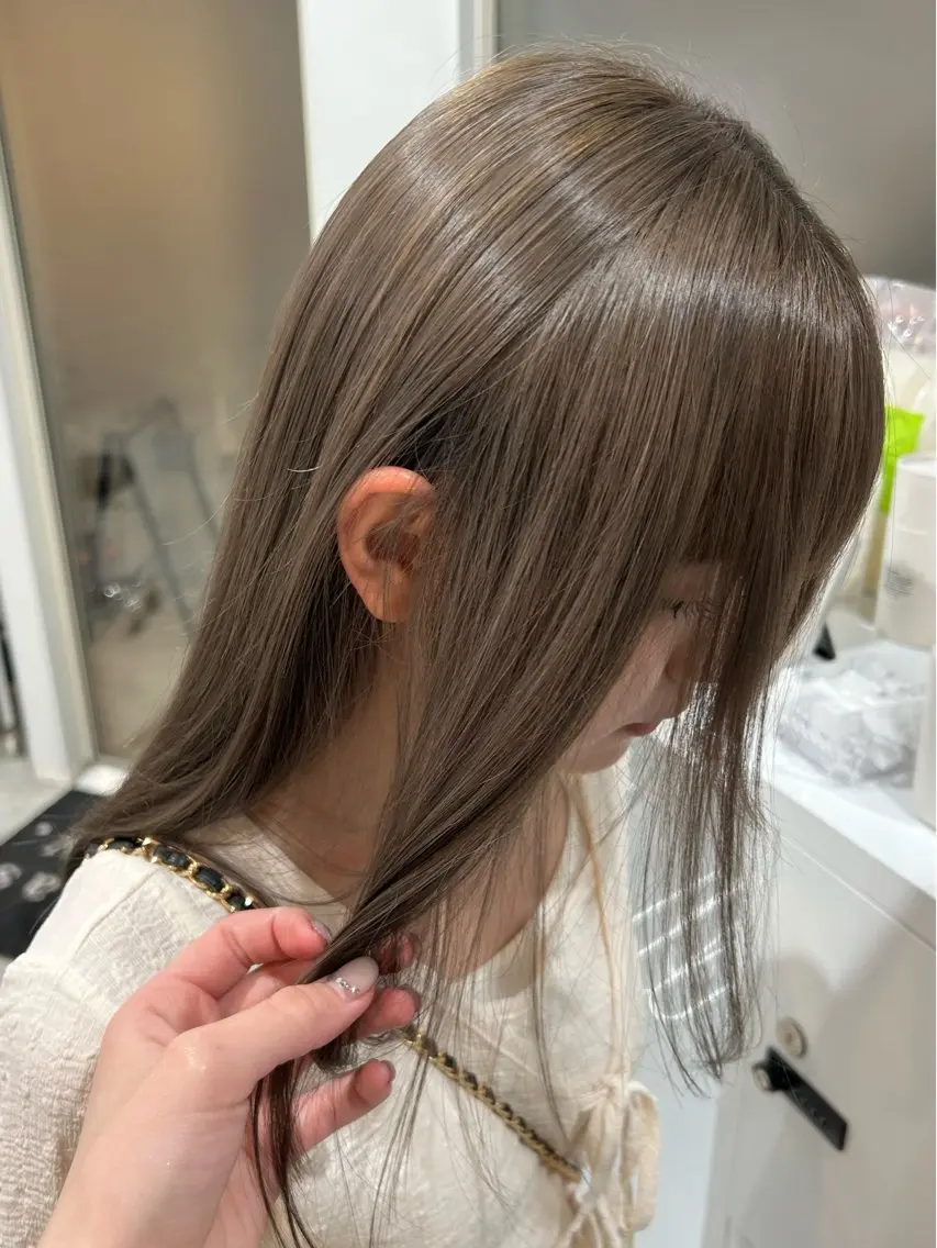 ロング カラー ヘアカラー トリートメント ヘアセット ベージュカラー🐑 レイヤー🤎塚原優芽のヘアスタイル