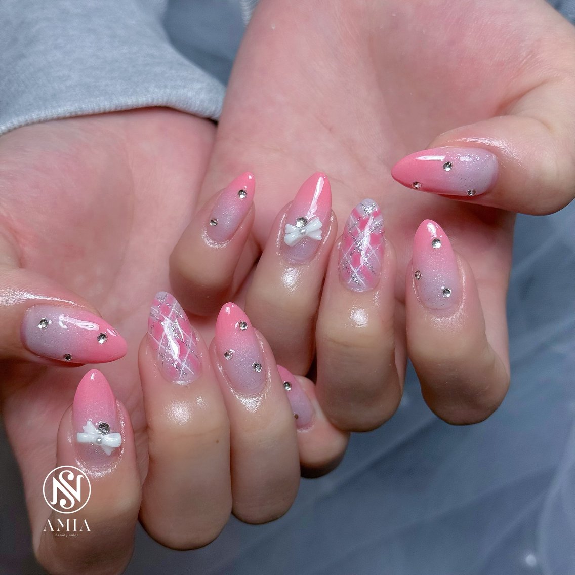 セミロング ハンドネイル 🌟AMIA BEAUTY🌟のネイルデザイン