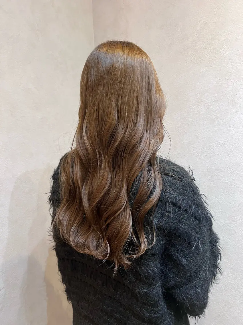 ロング カラー ベージュカラー ブリーチ ミルクティーベージュ ヘアカラー "今"だけでない美髪 KOTOMIのヘアスタイル