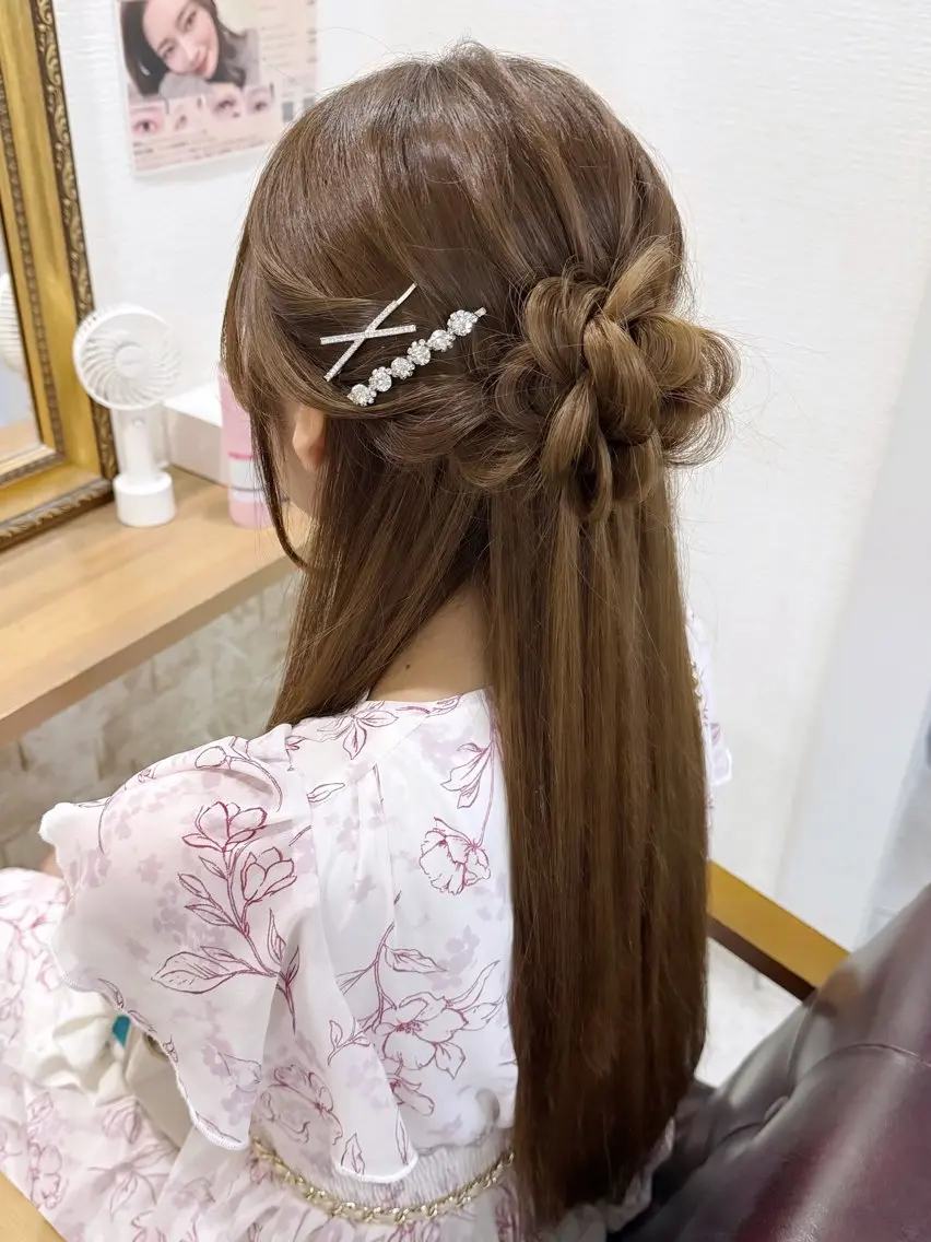 ヘアアレンジ ハーフアップ セットサロンCURE 🩵あんみのマツエク・マツパデザイン