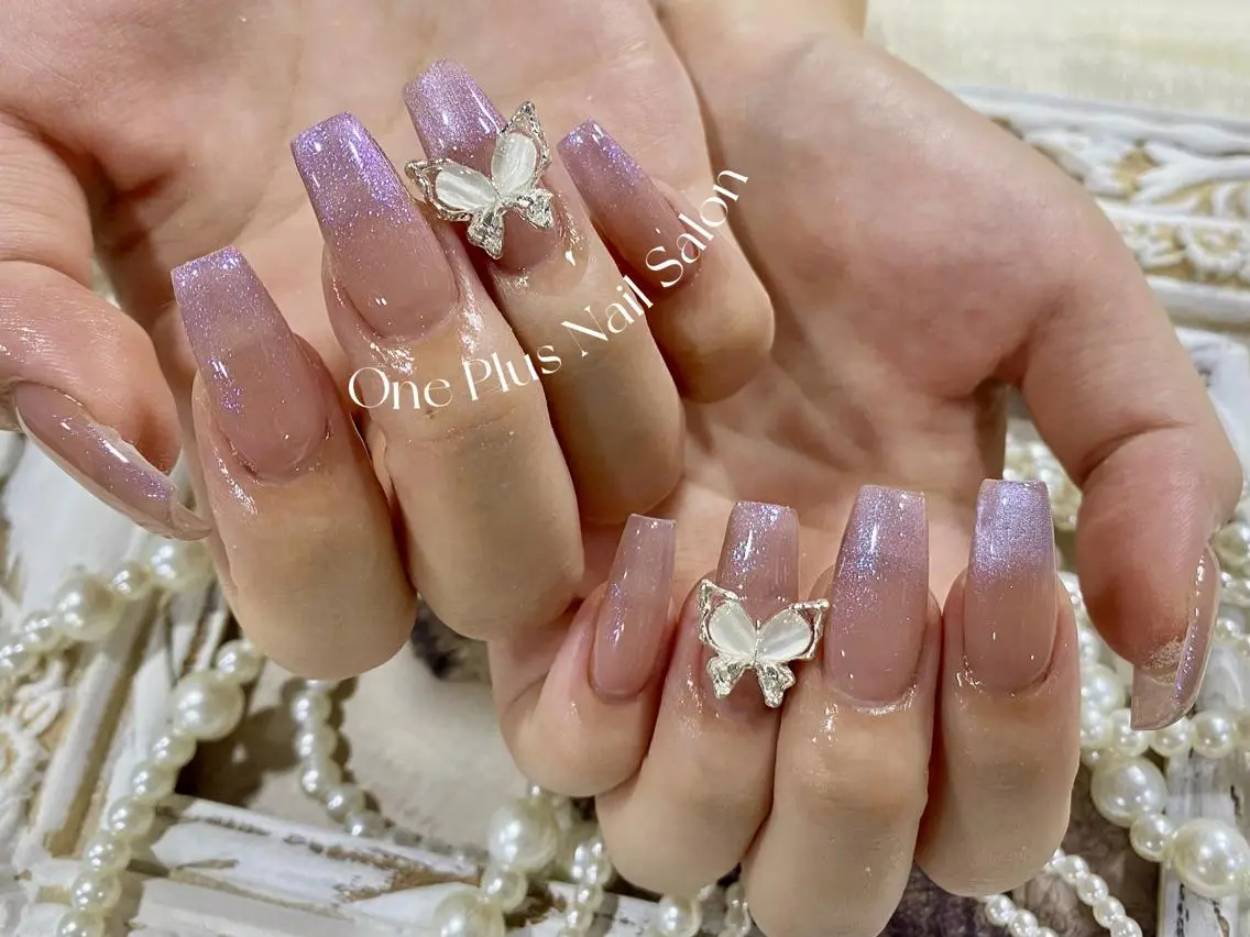 ネイル オーロラネイル 長さ出し フットネイル フレンチネイル ジェルネイル One Plus Nail Salonのネイルデザイン
