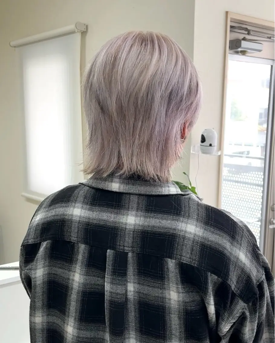 ショート ウルフカット ヘアカラー shiga mariaのヘアスタイル