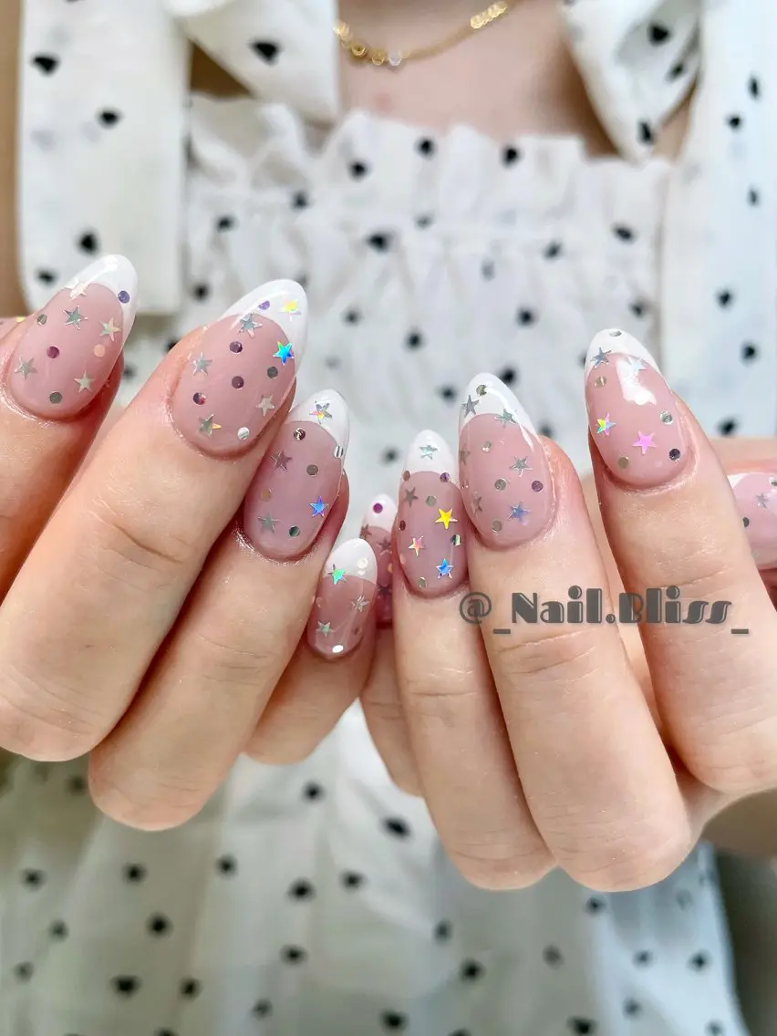 ネイル フレンチネイル キラキラネイル ハンドネイル NAIL BLISSのネイルデザイン