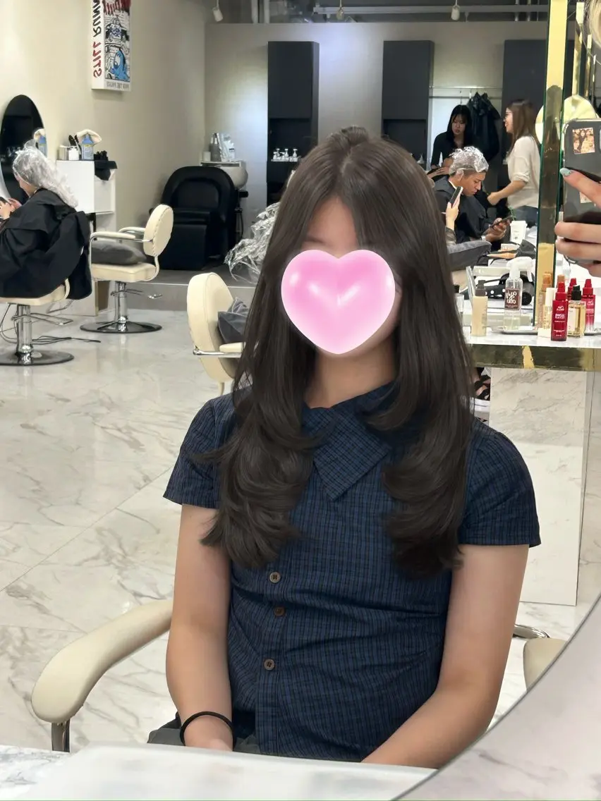 ロング カット ヘアカラー 縮毛矯正 hiyori🎀 トレンドレイヤーのヘアスタイル