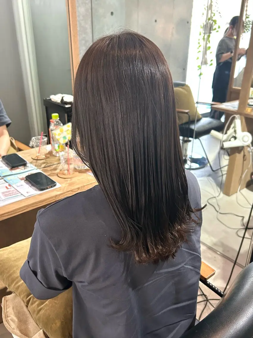 セミロング カラー グレージュ カット ヘアカラー FERIA 池田 比嘉あゆ美のヘアスタイル
