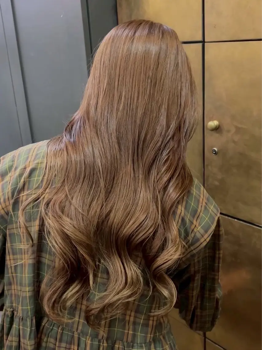 ロング カラー 森 彩夏のヘアスタイル