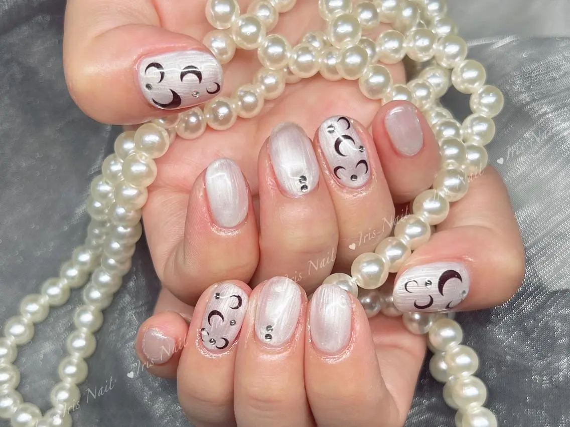 ネイル ストーンネイル ハンドネイル ハンドケア 🍒IRIS Nail🌸のネイルデザイン