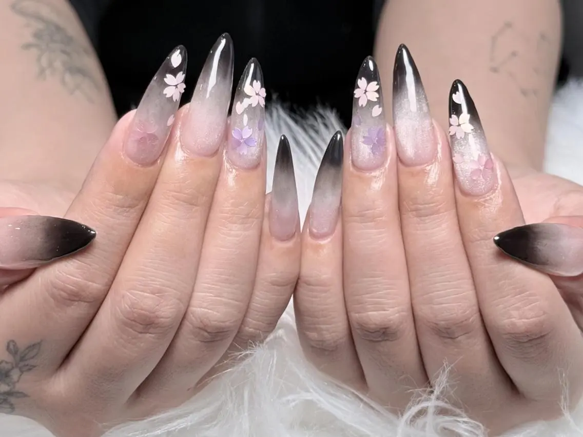 ネイル チークネイル クリアネイル ガーリー キラキラネイル 韓国ネイル Emi🌸Belle Nail Salonのネイルデザイン