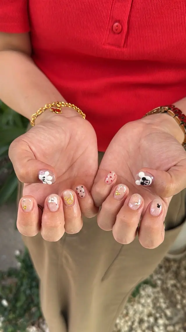 ネイル フラッシュネイル フラッシュマグ フットネイル フレンチネイル 韓国ネイル ハンドネイル SAKU nail 作島茜のネイルデザイン