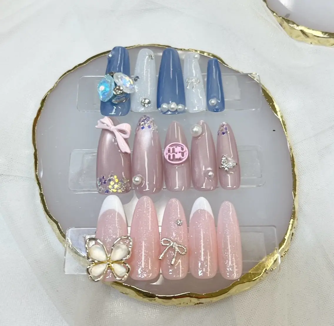 ネイル フレンチネイル ジェルネイル ガラスフレンチ マグネットネイル マグネットフレンチ Queeens nailのネイルデザイン