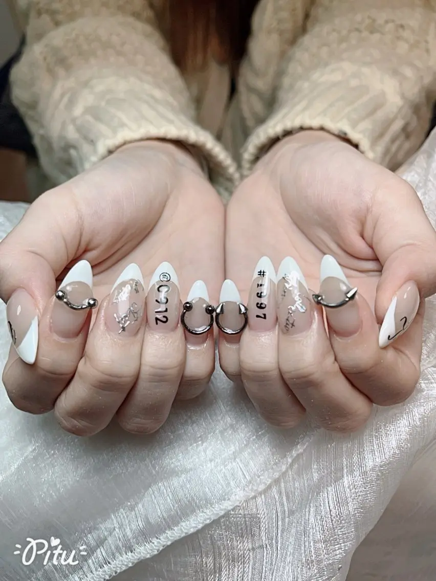 ネイル アートネイル ジェルネイル ニュアンスネイル シンプルネイル ネイルチップ ハンドネイル Nie Nail Hinatachanのネイルデザイン