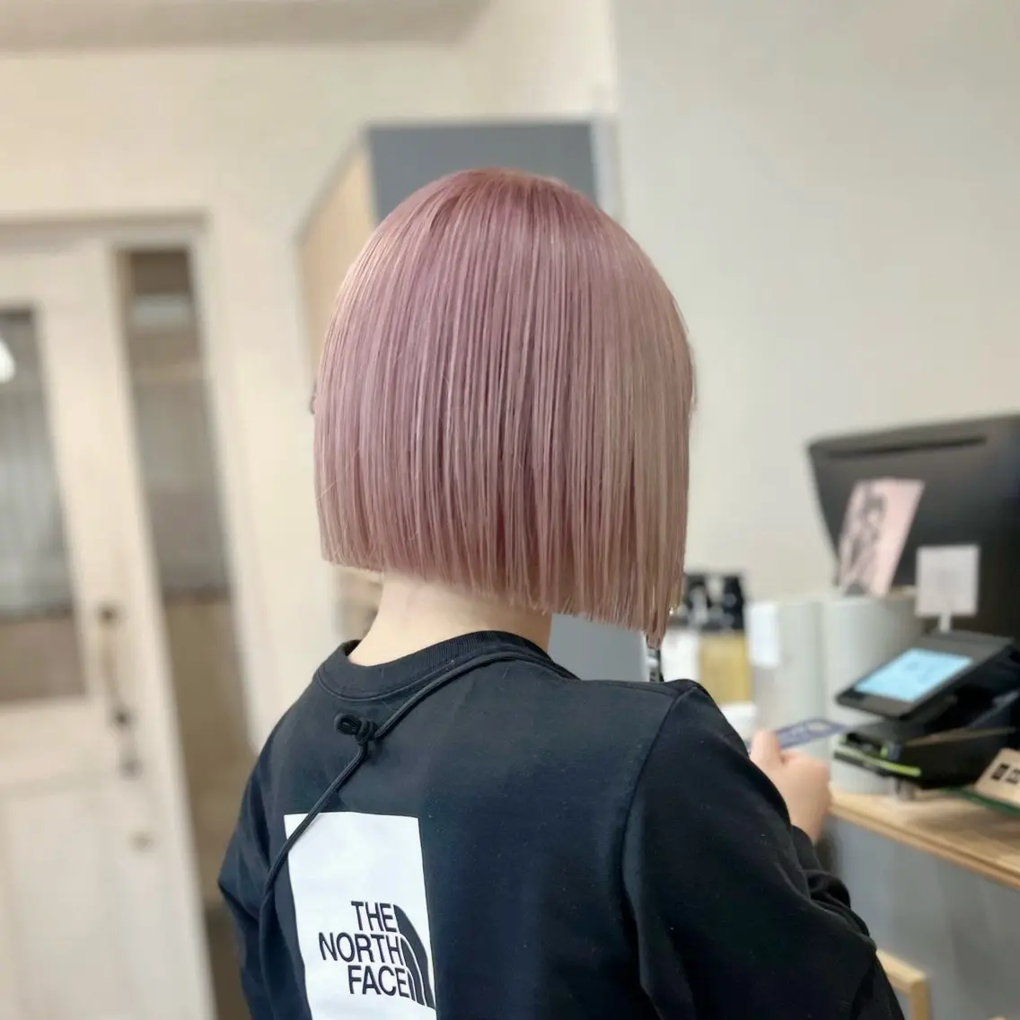ブリーチリタッチ⚡根元が気になる方におすすめ👀リタッチ(ブリーチあり)➕オンカラー➕カット✂️付き🌟の写真