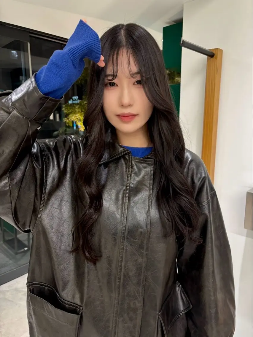 カラー なのは\透け感カラー \レイヤーカットのヘアスタイル