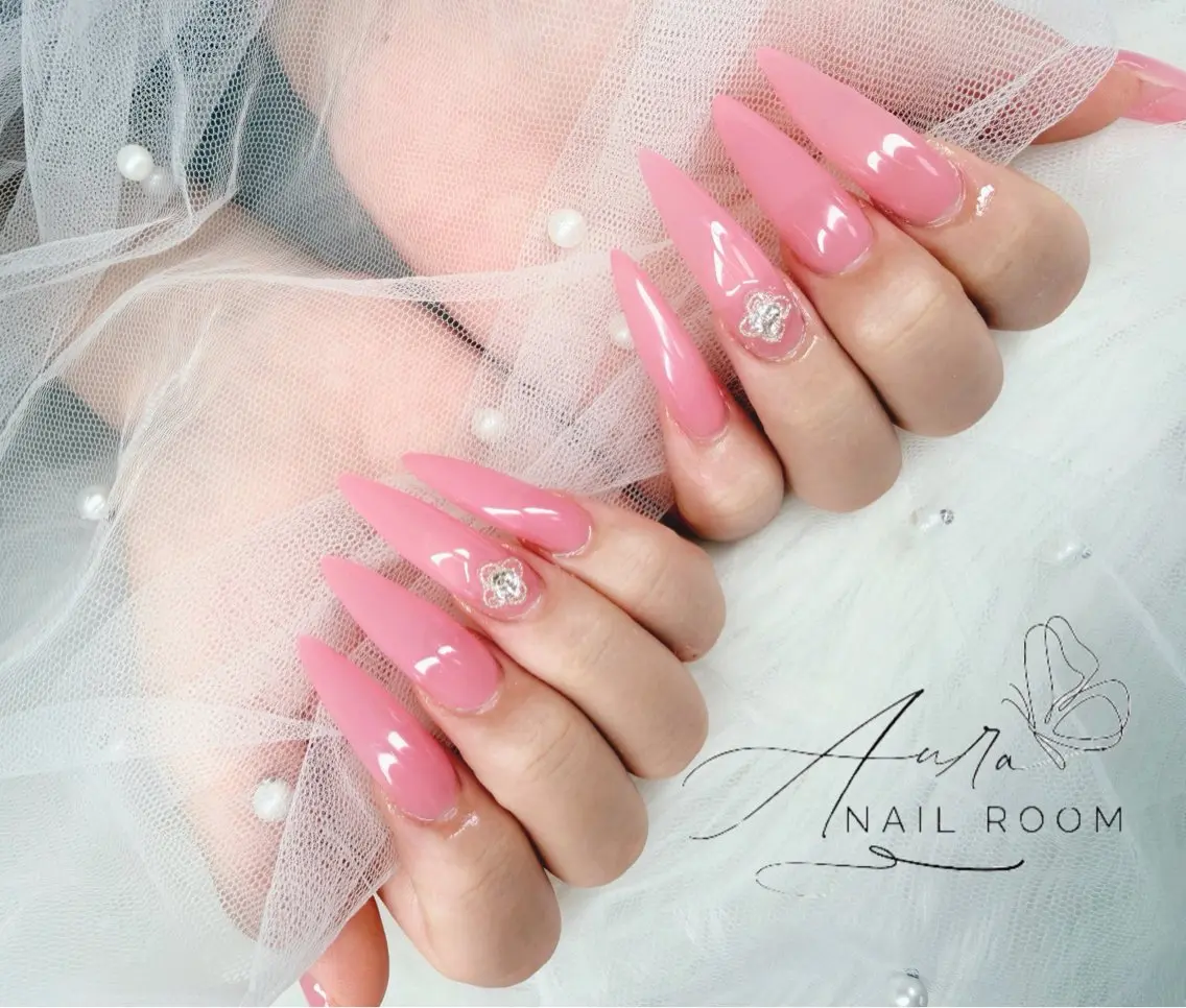 ネイル Luna (Aura nail room)のネイルデザイン