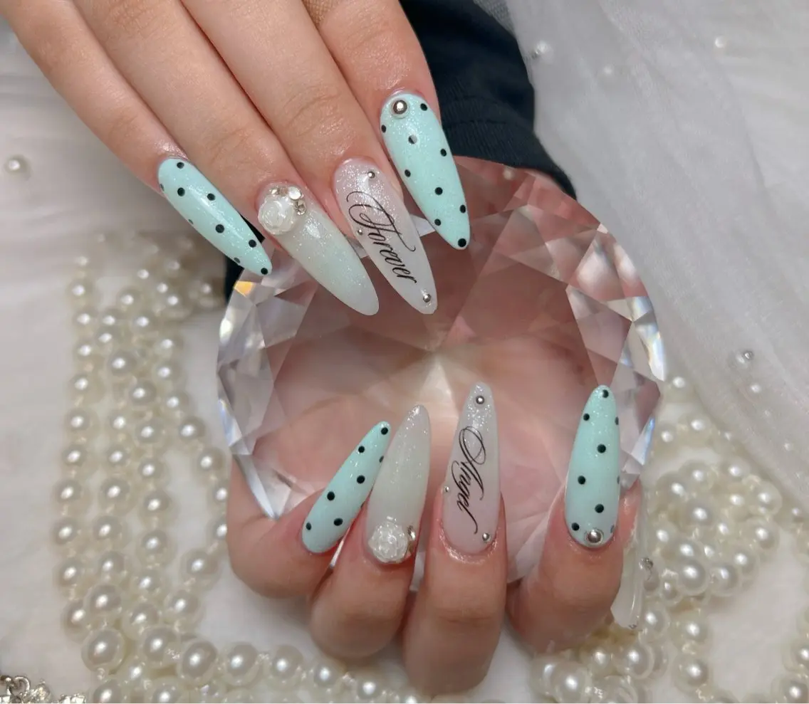 ネイル アートネイル オーロラネイル チークネイル 長さ出し フットネイル Miya _nailのネイルデザイン