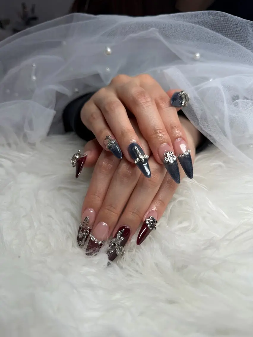 ネイル チークネイル フレンチネイル キラキラネイル 韓国ネイル マグネットネイル ハンドネイル Sakura h.babynailのネイルデザイン