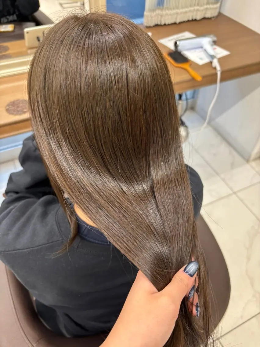ロング カラー ブラウンカラー 透明感カラー オリーブブラウン カット ヘアカラー トリートメント 長妻莉央/縮毛矯正 髪質改善カラーのヘアスタイル