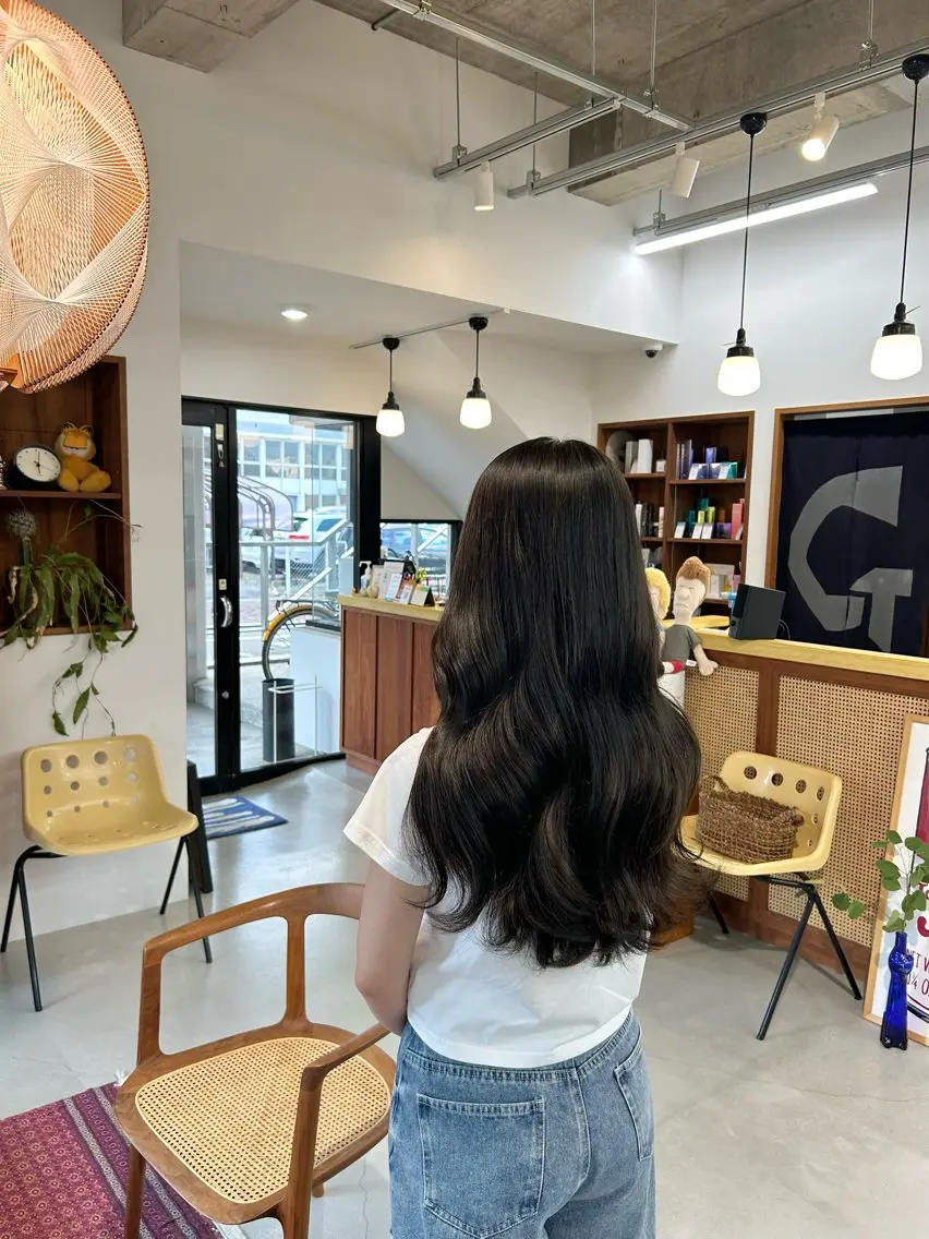 カラー ハイトーンカラー 藤原 あかりのヘアスタイル
