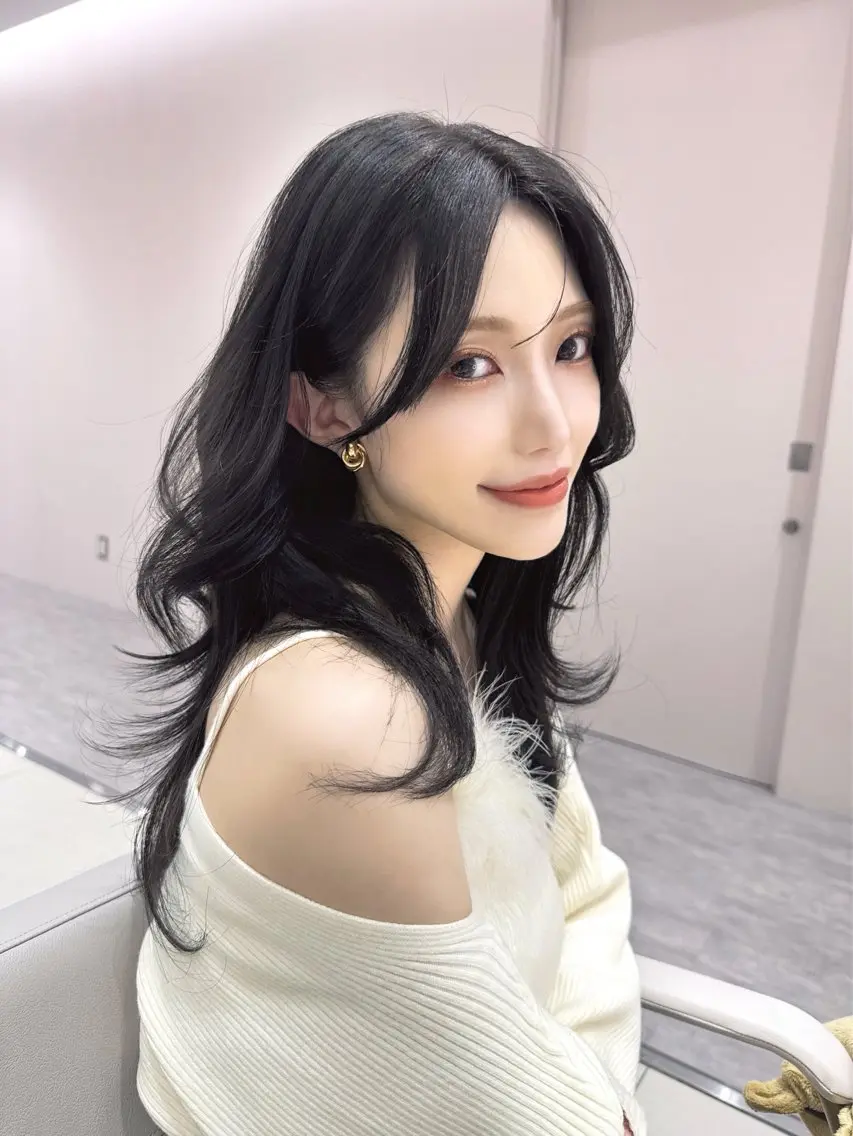 ロング カラー カット ヘアカラー トリートメント ヘッドスパ ヘアセット 韓国ヘア/レイヤー/ 顔まわり/りょーとのヘアスタイル