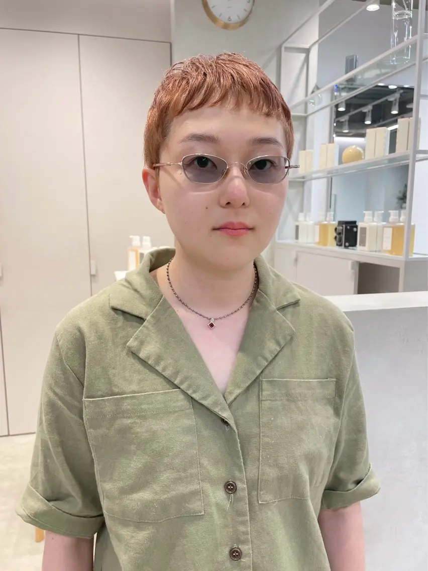 ショート カラー 青木 優歩のヘアスタイル