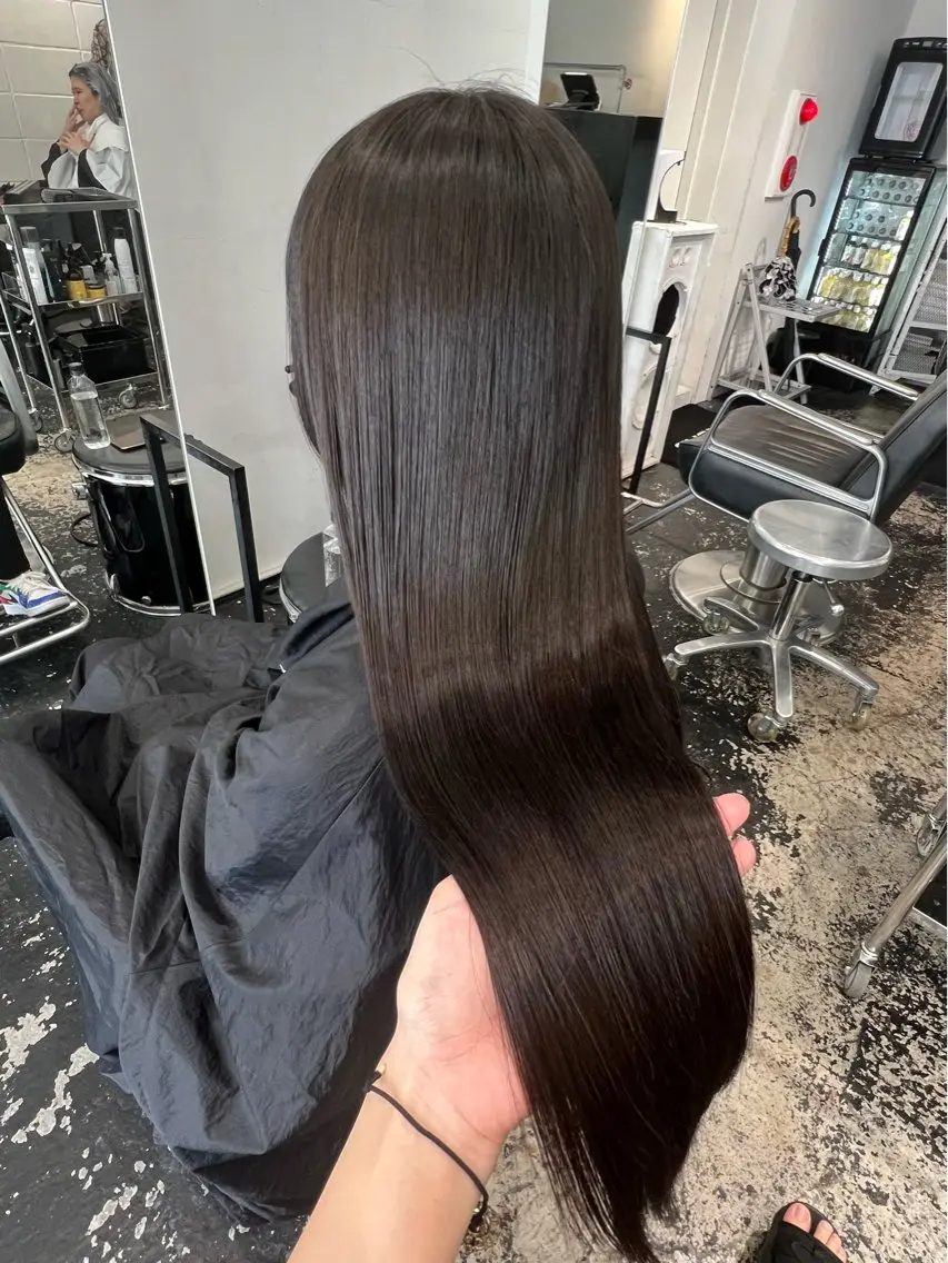 ロング カラー アッシュ ベージュカラー ブラウンカラー 透明感カラー ダークブラウン カット ヘアカラー トリートメント HARU//原宿🤍 リピート率NO.1のヘアスタイル