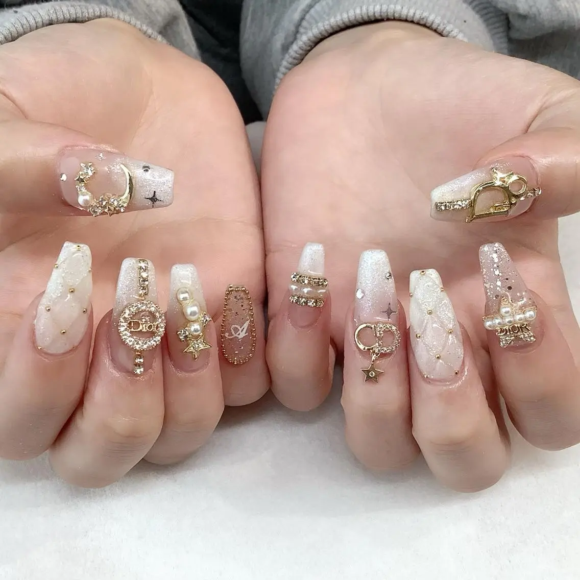 ネイル ハンドネイル 💎🐰 saki. m 🐰💎のネイルデザイン
