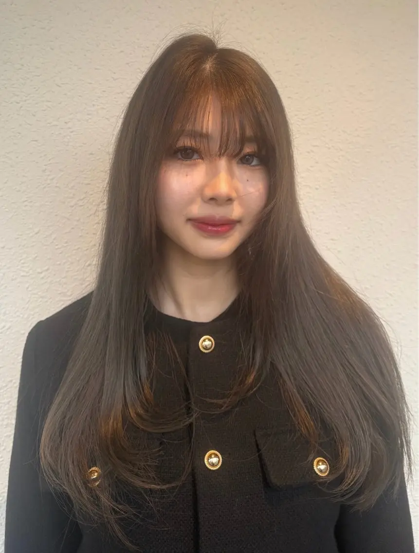 ロング レイヤーカット ヘアカラー 西田 朋華のヘアスタイル