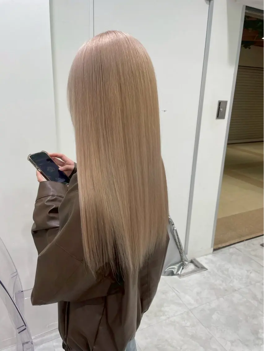 セミロング カラー ヘアアレンジ ベージュカラー ブリーチ ケアブリーチ 透明感カラー ハイトーンカラー ヘアカラー ヘアセット 🫧モテる💗ダメー ジレスハイトーン🫧のヘアスタイル